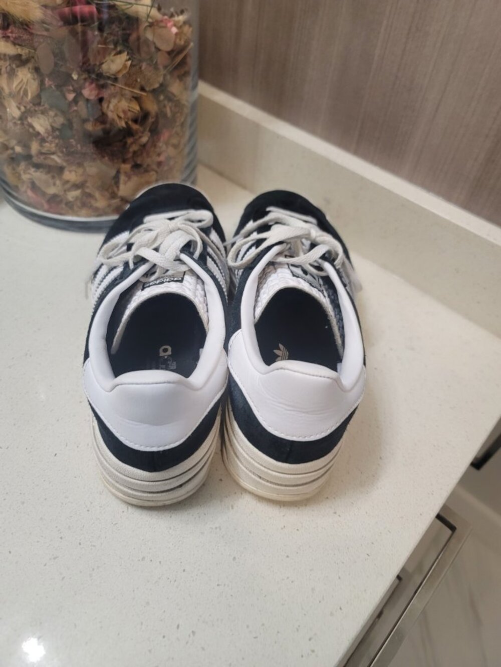 Adidas Women's Gazelle Bold Sneaker Size 8.5 Black - Picture 4 of 10